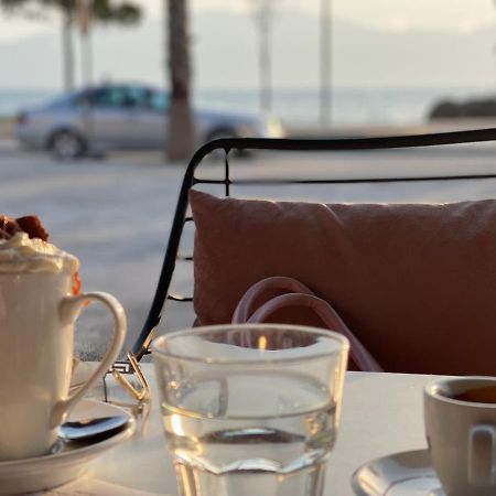 Готель Queen Isabella Premium Вльора Екстер'єр фото