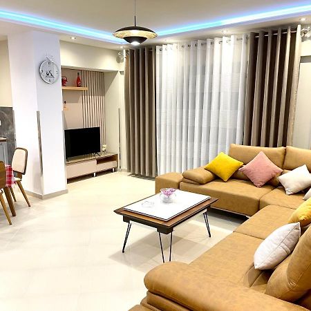 Готель Queen Isabella Premium Вльора Екстер'єр фото