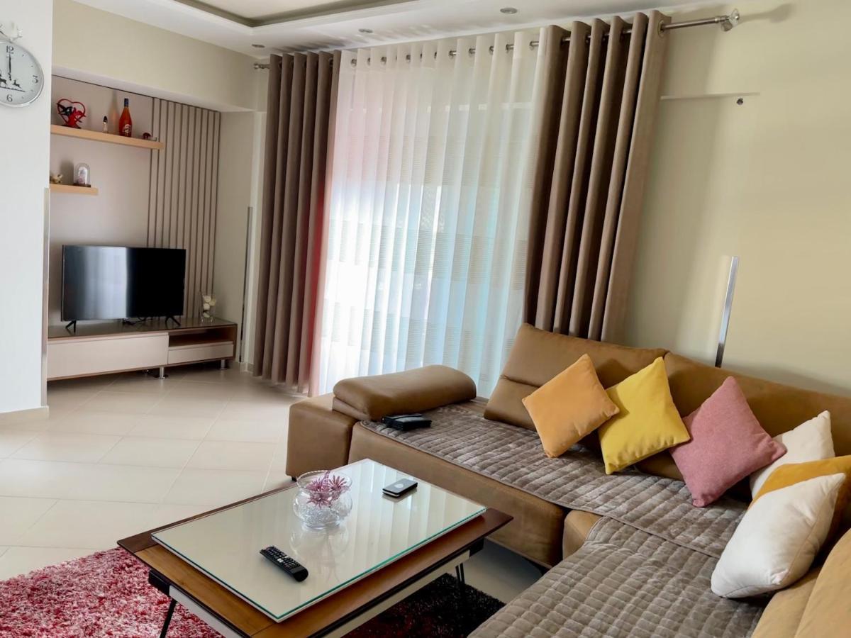 Готель Queen Isabella Premium Вльора Екстер'єр фото