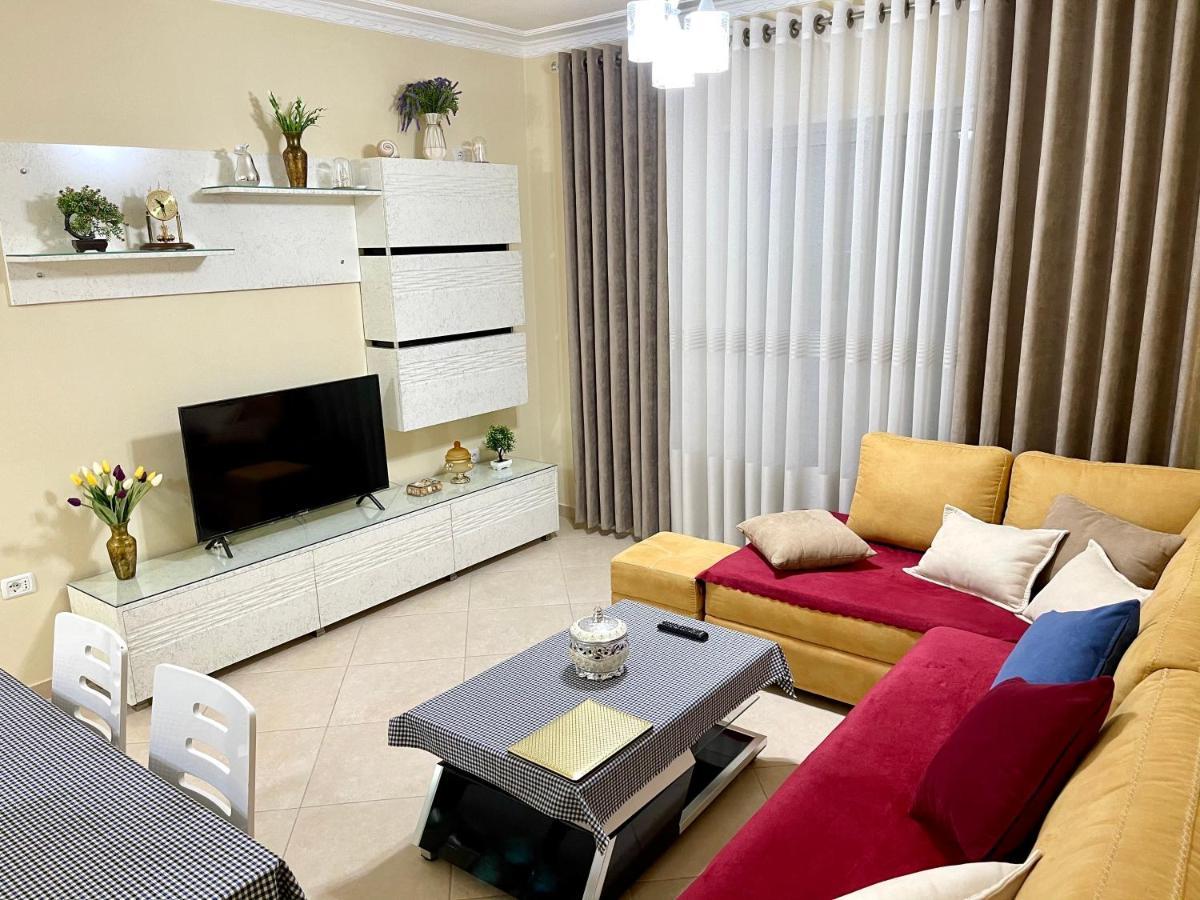 Готель Queen Isabella Premium Вльора Екстер'єр фото