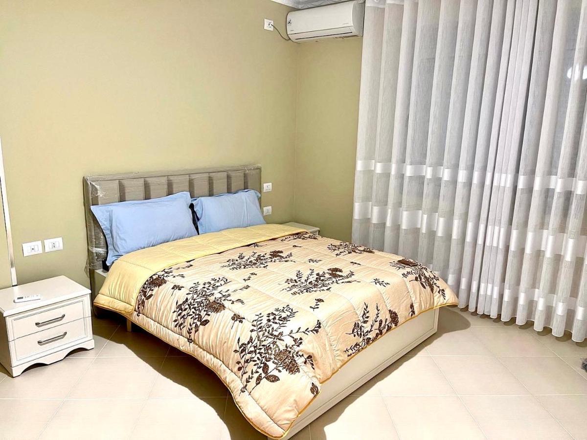 Готель Queen Isabella Premium Вльора Номер фото